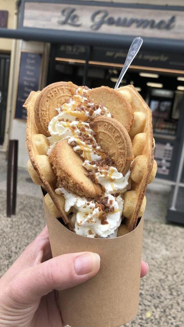 Bubble waffle caramel beurre salé et spéculoos du Gourmet sucré salé Autun